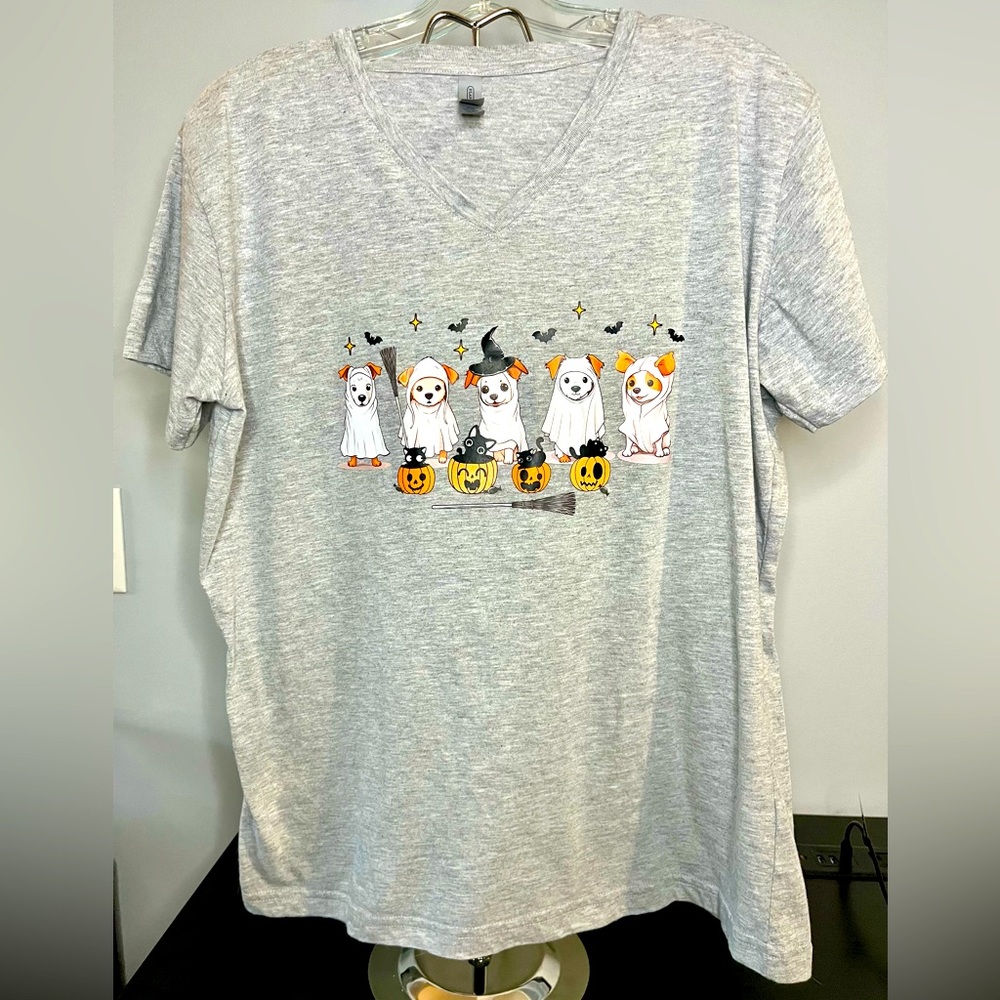 Gray Halloween Dog Graphic T-Shirt